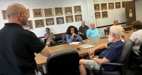 Warren council gets quick course on cameras
